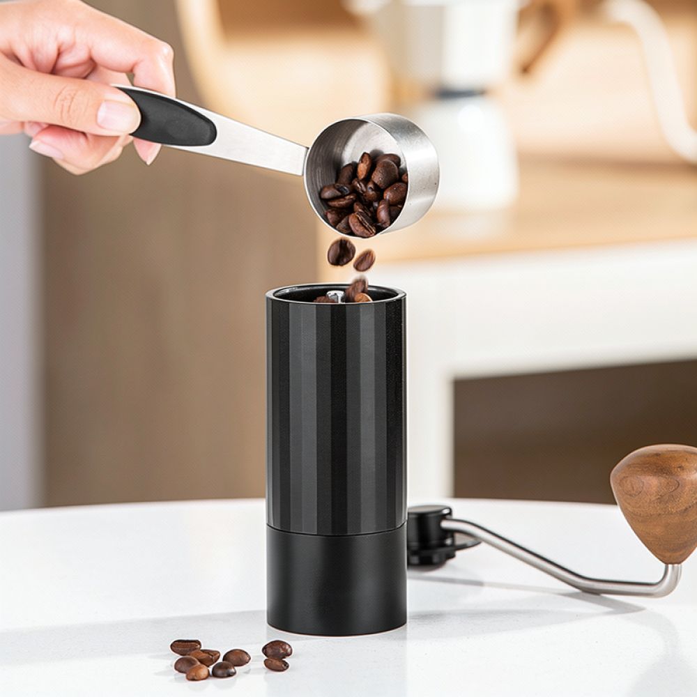 Coffee Equipment Pour Over - Penggiling Kopi Portabel dengan Mata Pisau